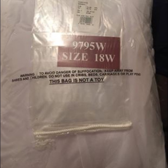 Wedding Dress - Picture 2 of 8